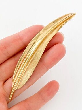 VINTAGE🔥 Dior Leaf Brooch Pin